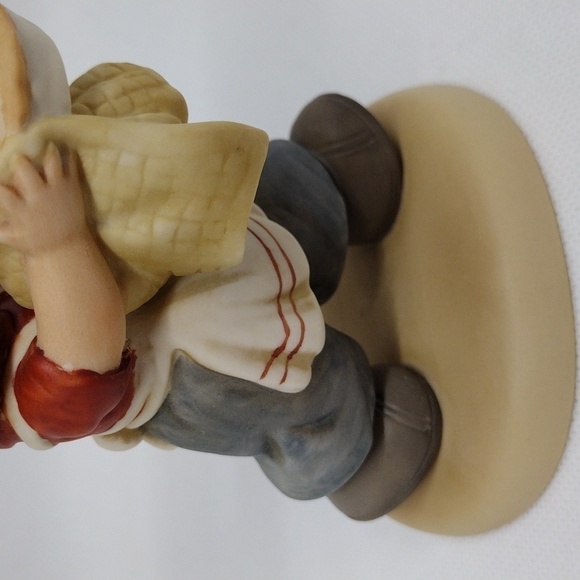 Vintage Enesco Special Edition 1989 Girl with Pie Porcelain Figurine - Picture 4 of 13